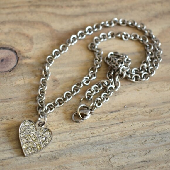 Artisan Created Rhinestone Encrusted Heart Rhodium Plated Chunky Chain Necklace - Picture 2 of 3